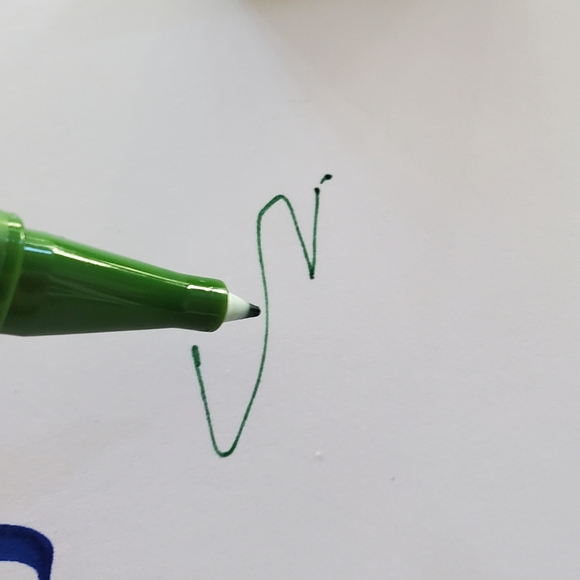 Lot of Artist Marker Sets with Color Therapy Coloring Book, Excellent Condition - Picture 12 of 16